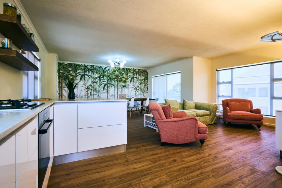 Kitchen or kitchenette, Living room, Seating area