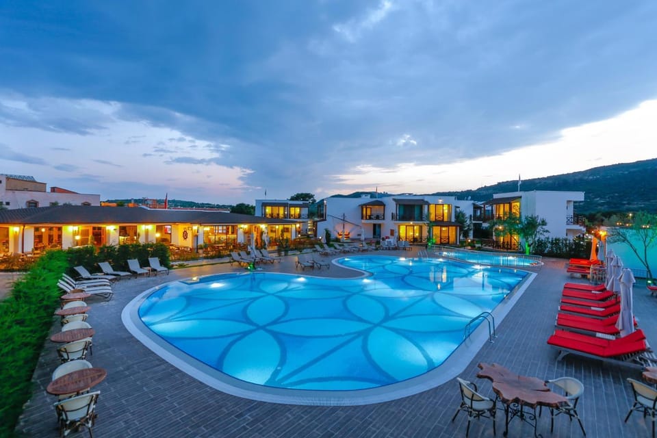 Pool view, Swimming pool, Swimming pool