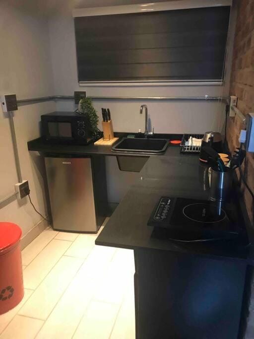 Red Lotus Studio Pta East-No Loadshedding Apartment in Pretoria
