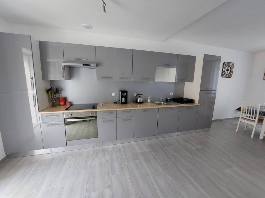 Coffee/tea facilities, Kitchen or kitchenette, minibar, pet friendly, stove, toaster