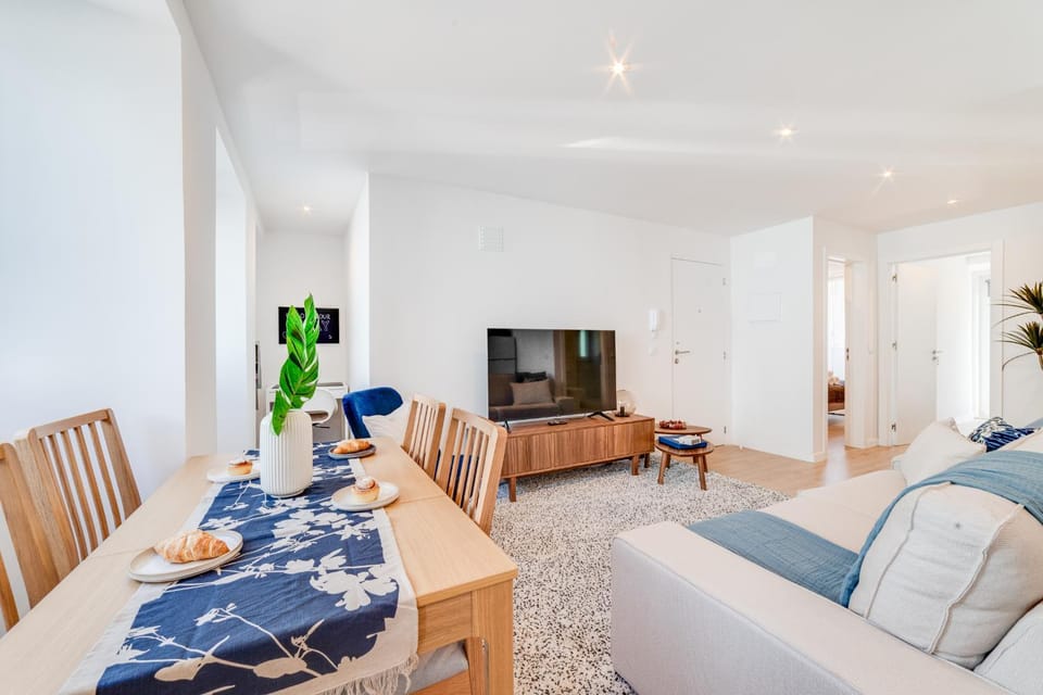 Communal lounge/ TV room, TV and multimedia, Living room, Photo of the whole room, Seating area, Dining area, Evening entertainment, Bedroom