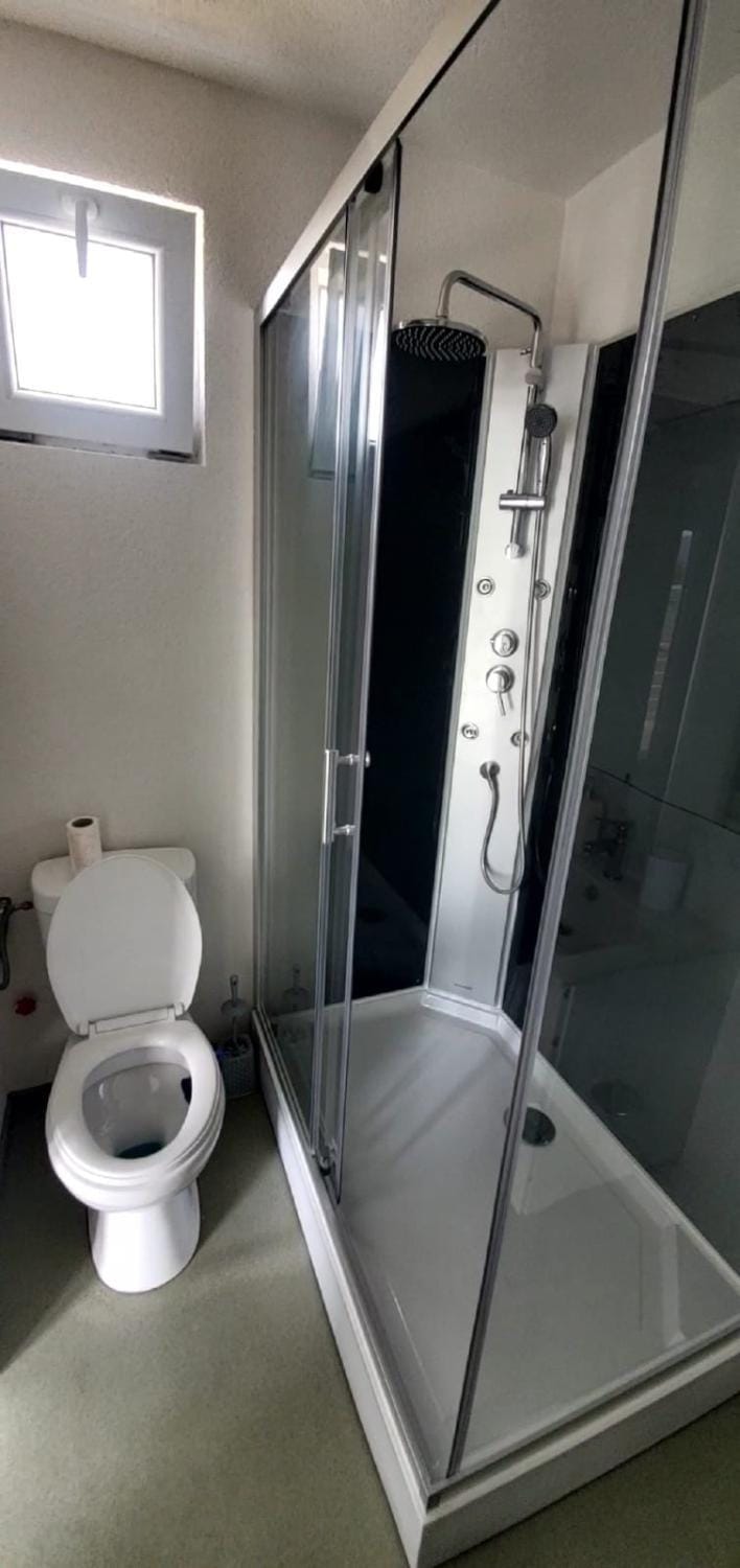 Shower, Toilet, Bathroom