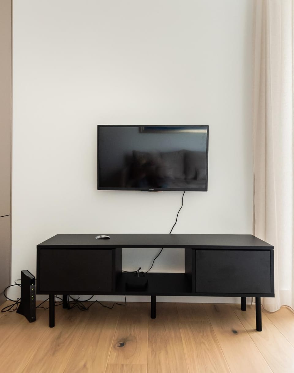 Communal lounge/ TV room, TV and multimedia, Evening entertainment
