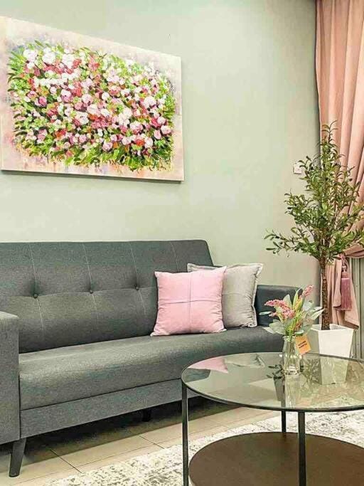 Living room, Decorative detail, Seating area