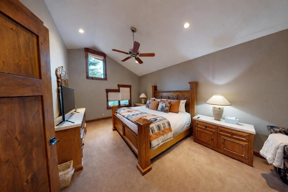 2430 Deer Valley Getaway! Peaceful Home Minutes from Deer Valley with Private Hot Tub! home House in Park City