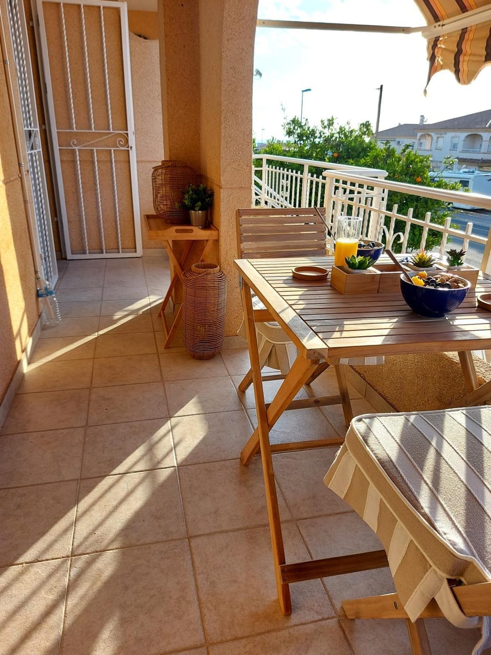 Patio, Day, Balcony/Terrace, Seating area, Dining area