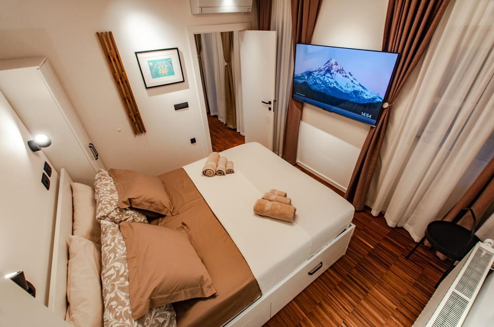 Communal lounge/ TV room, Bed, TV and multimedia, Evening entertainment, Bedroom, towels