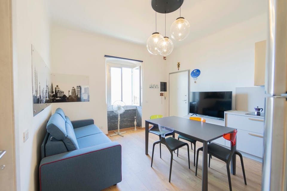 TV and multimedia, Kitchen or kitchenette, Living room, Dining area