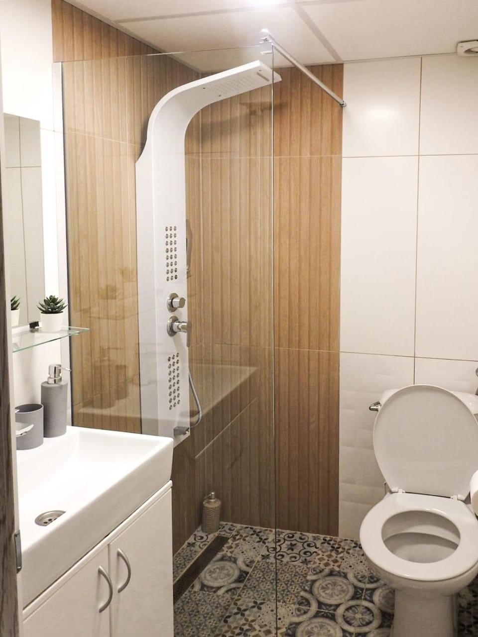 Shower, Toilet, Bathroom