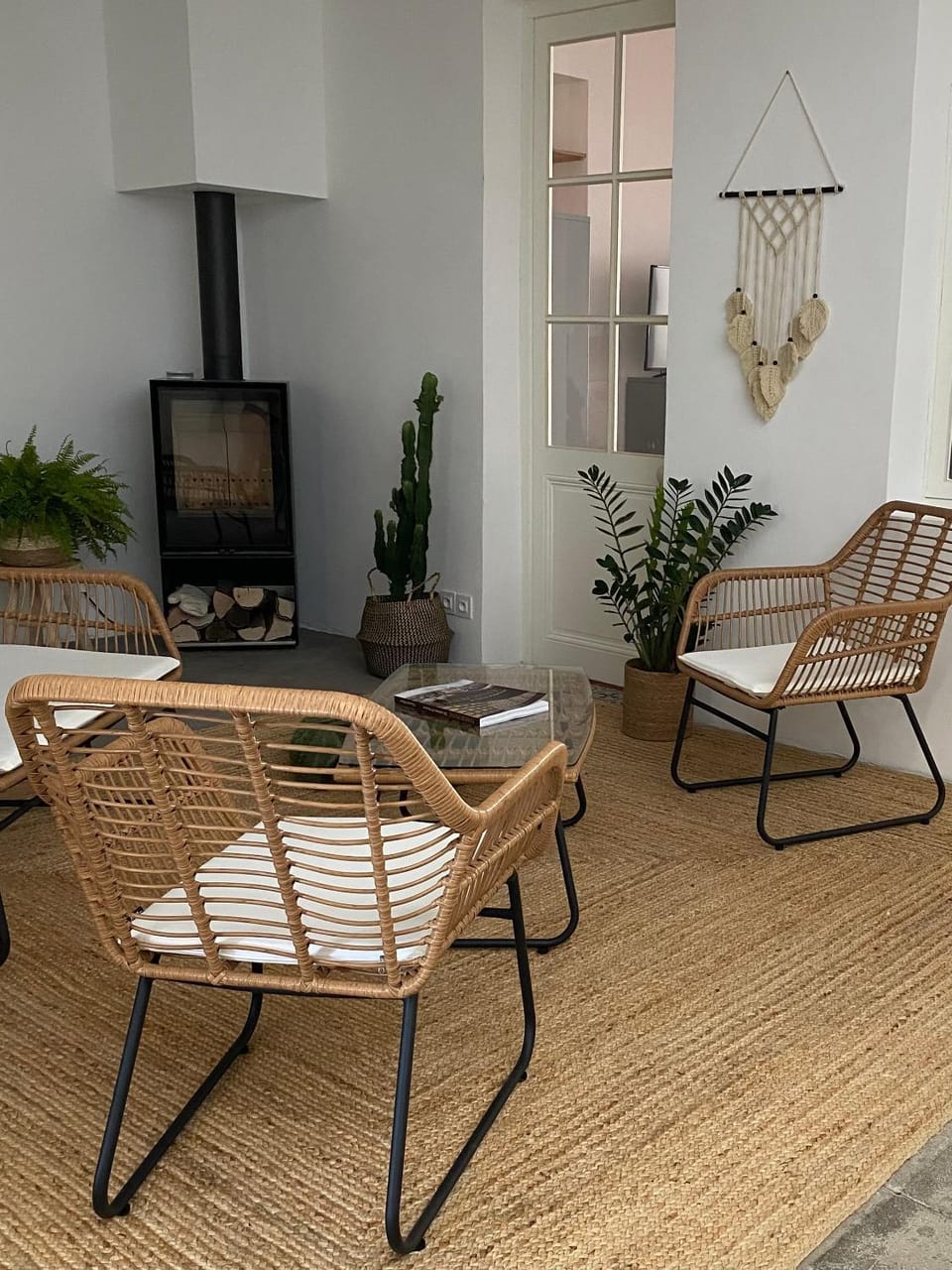 Communal lounge/ TV room, Living room