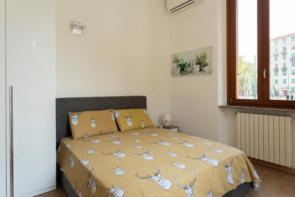 Bed, Photo of the whole room, Bedroom, internet, air conditioner