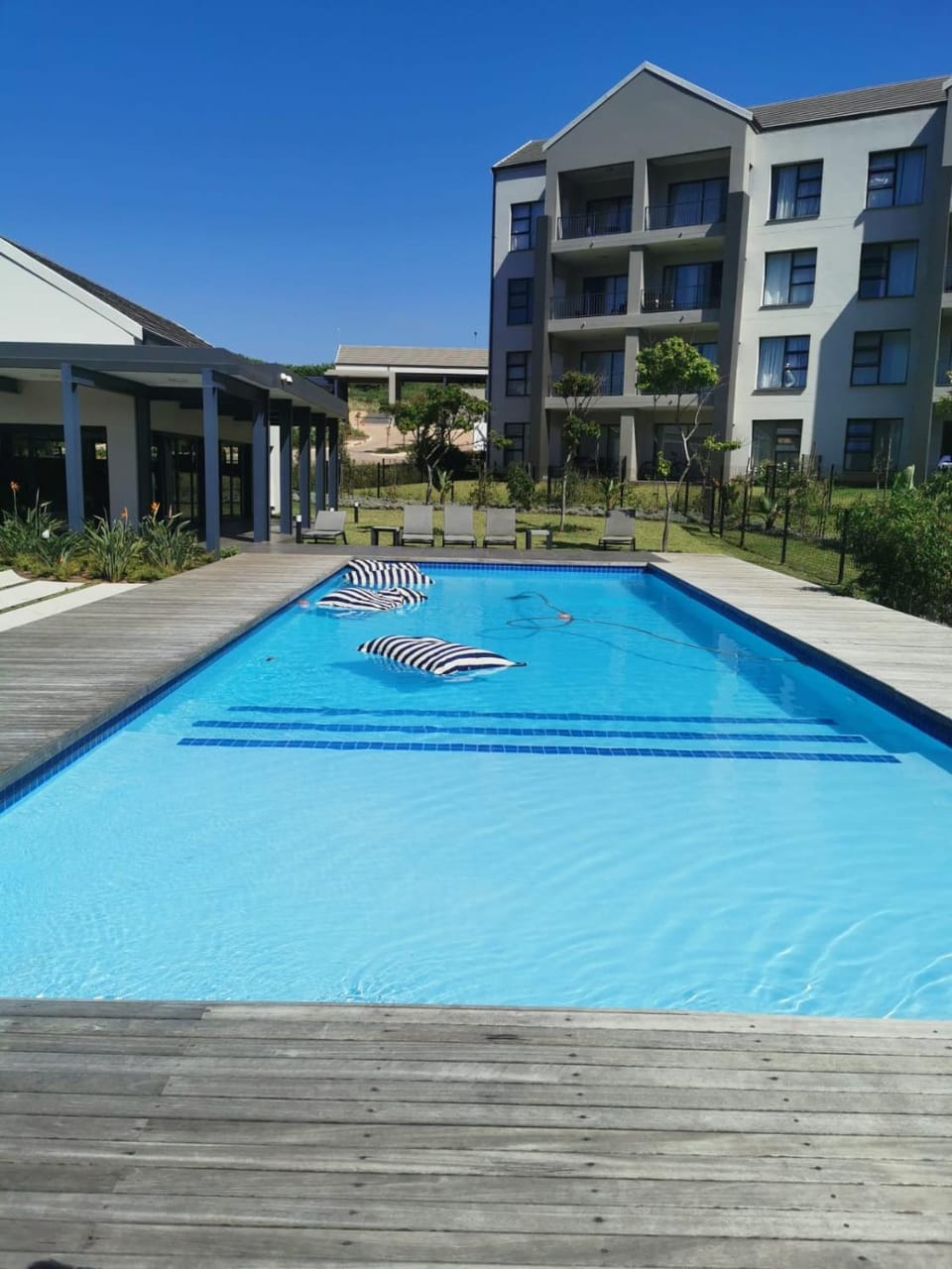 Property building, Swimming pool, sunbed, sunbed