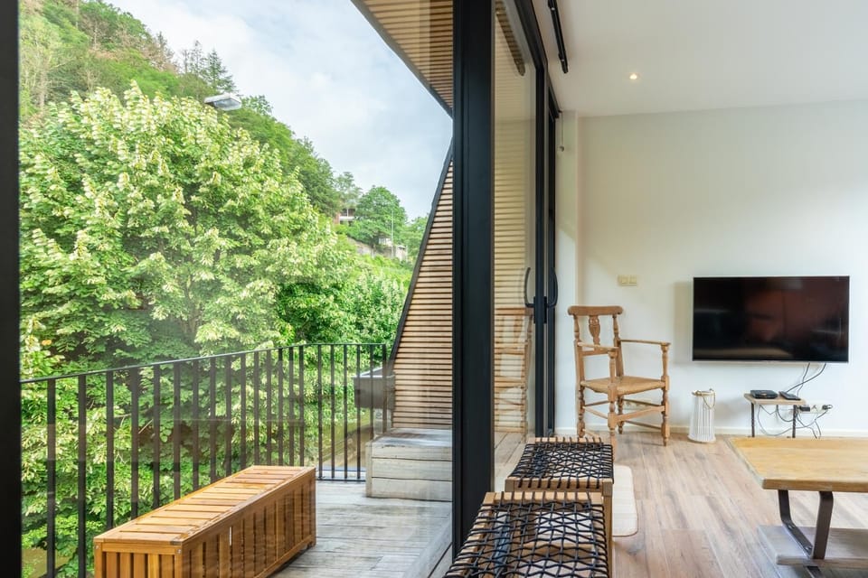 TV and multimedia, Balcony/Terrace, Living room
