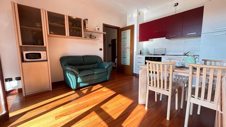 Kitchen or kitchenette, Living room, Seating area