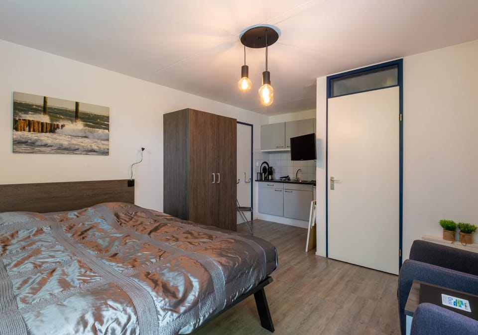 Bed, Photo of the whole room