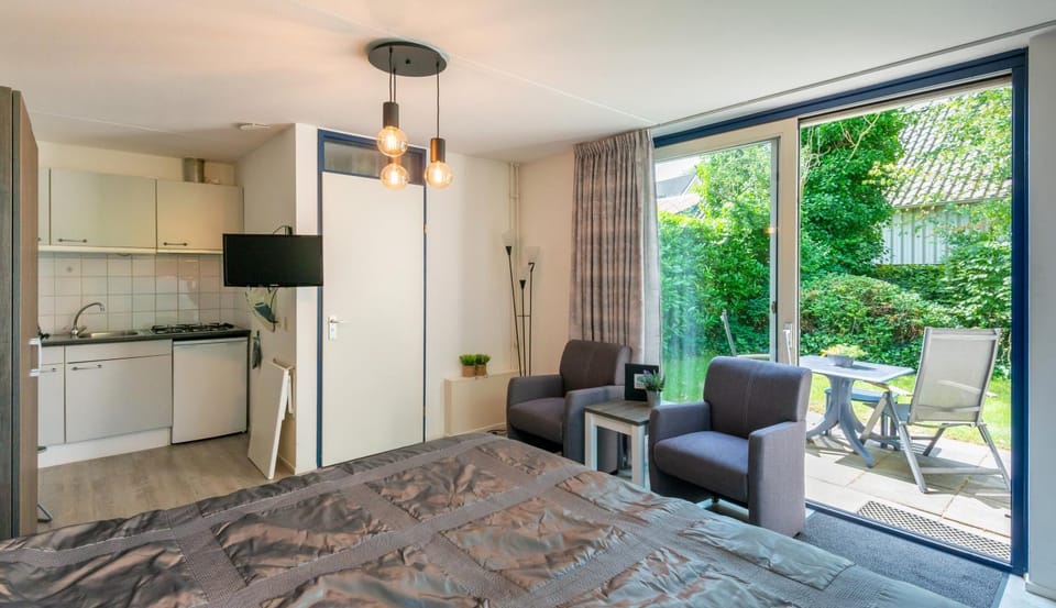 Kitchen or kitchenette, Living room, Seating area