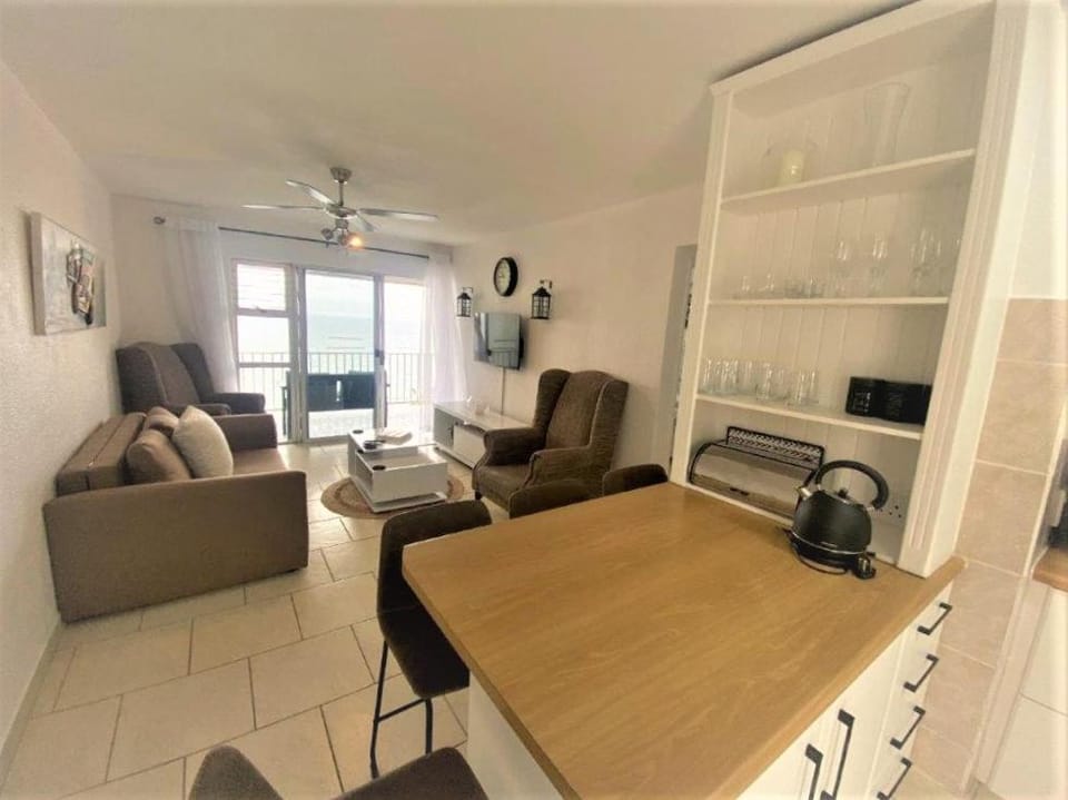 TV and multimedia, Living room, Seating area, Dining area, fireplace