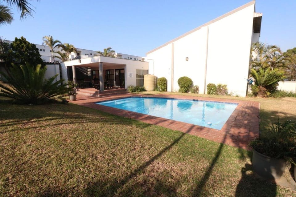 Day, Swimming pool, Swimming pool