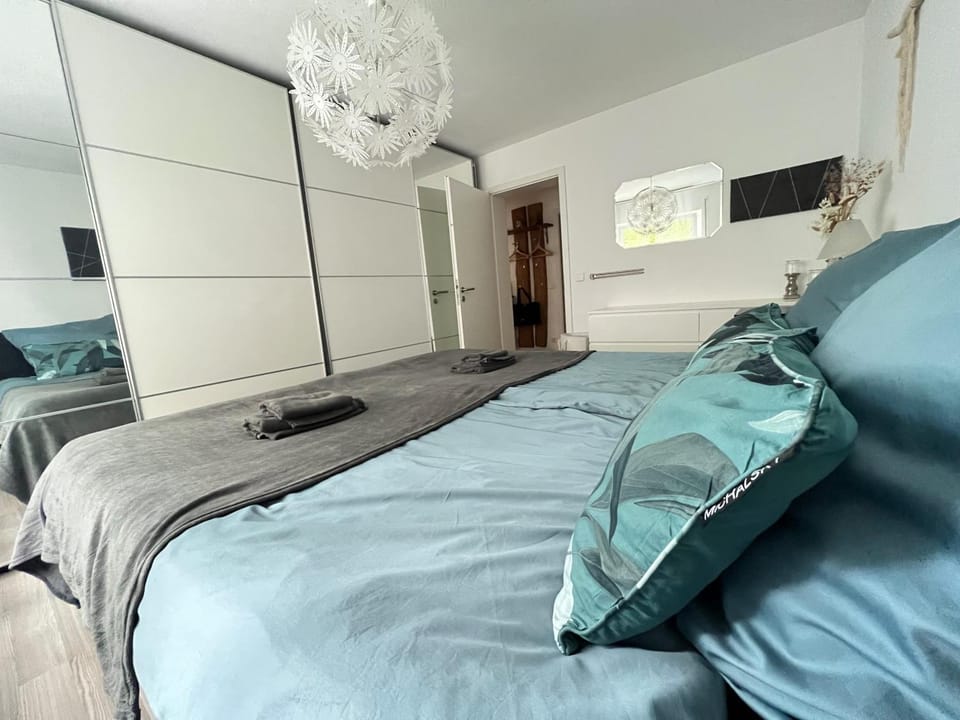 Bed, Bedroom, wardrobe