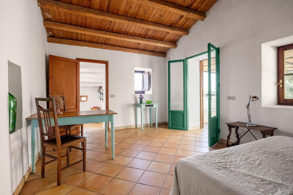 Cottage surrounded by Nature near the Sea - Cefalù Apartment in Cefalu