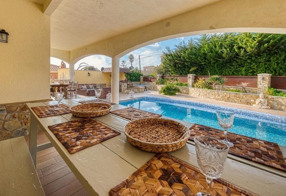Property building, Swimming pool