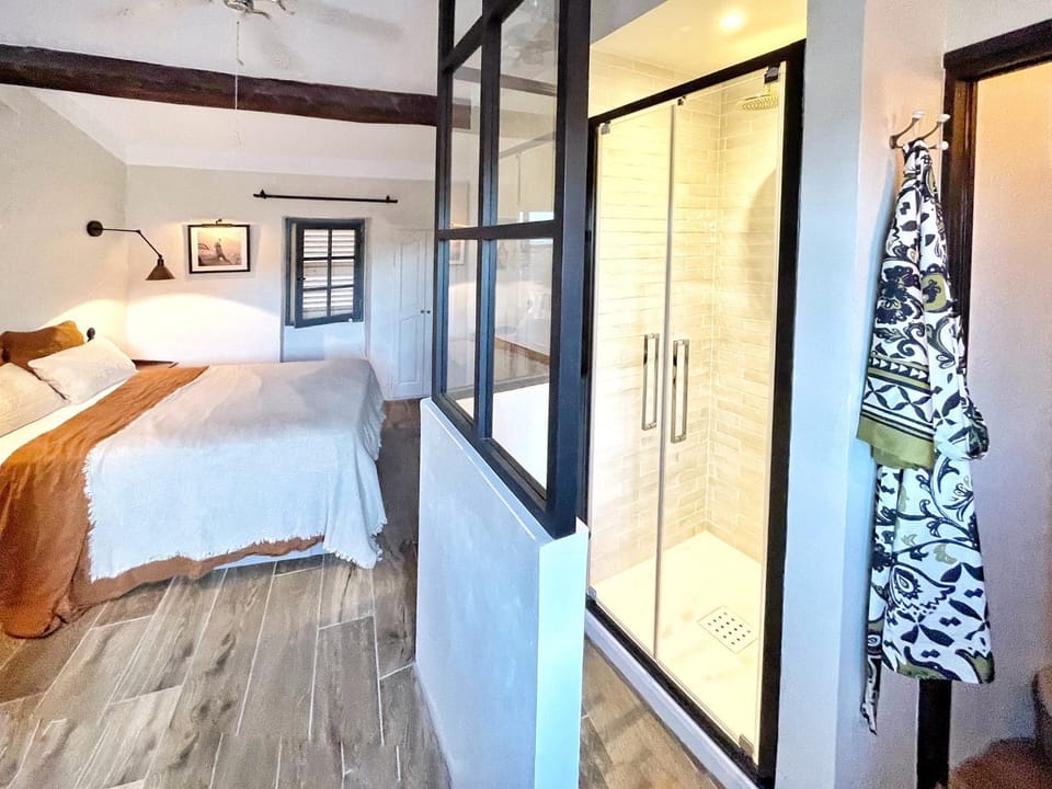 Shower, Photo of the whole room