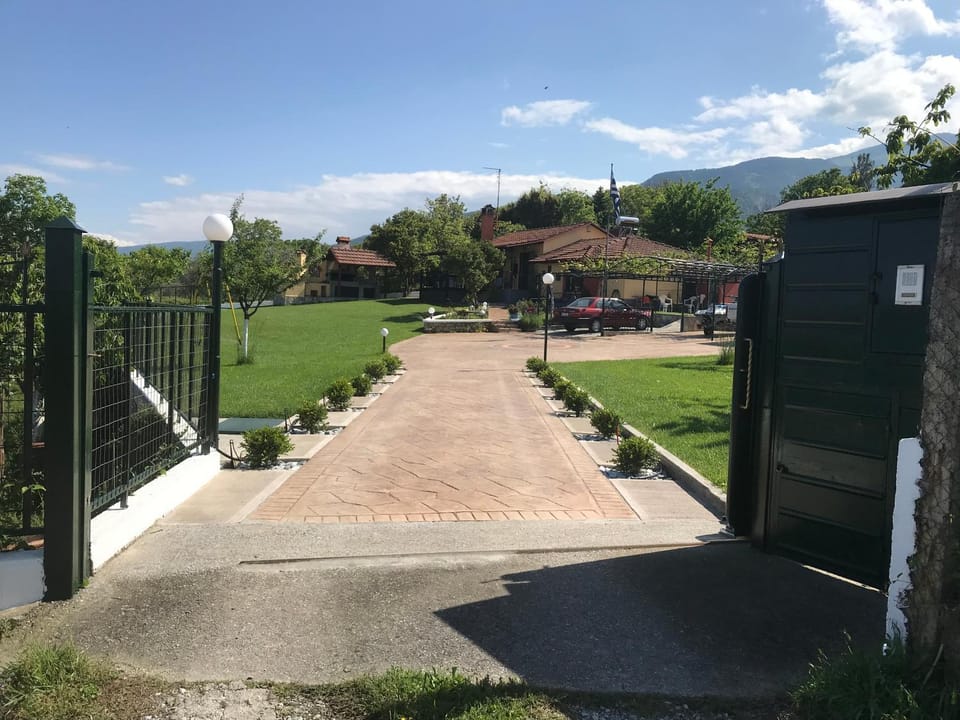 Facade/entrance, Garden