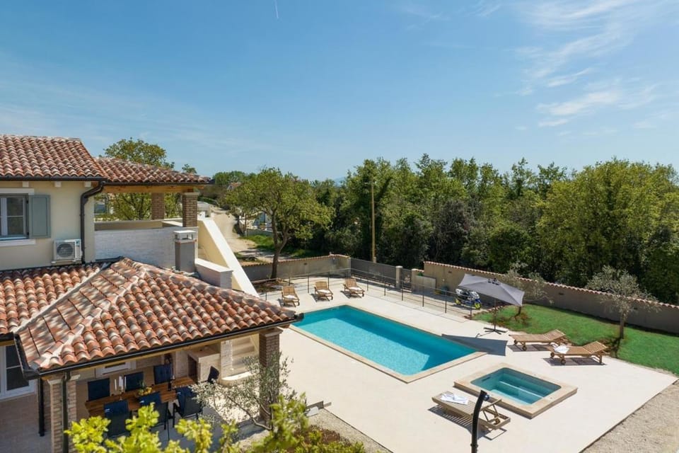 Garden, Swimming pool