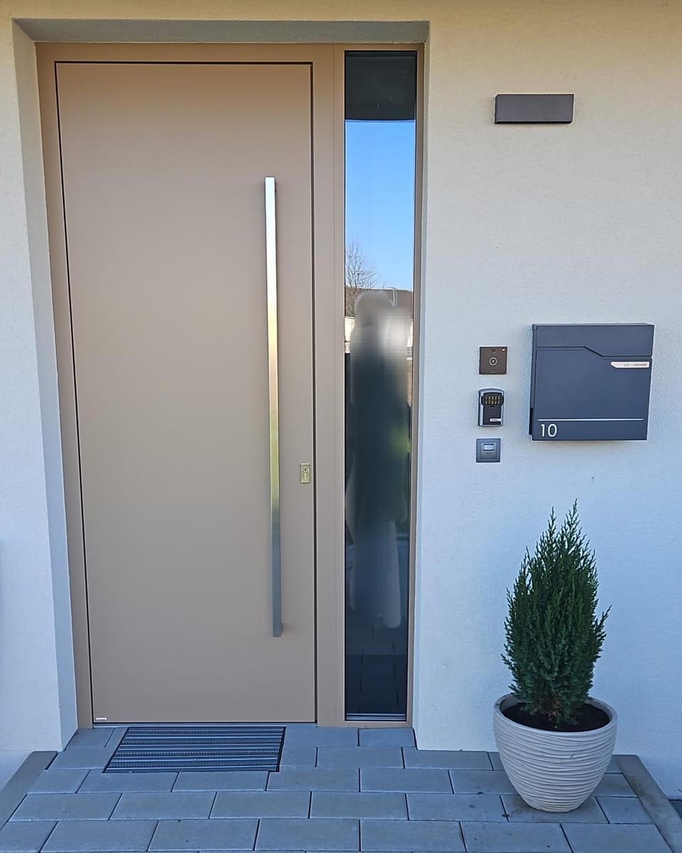 Property building, Facade/entrance