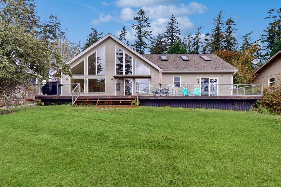 Emerald View Outlook House in Camano Island
