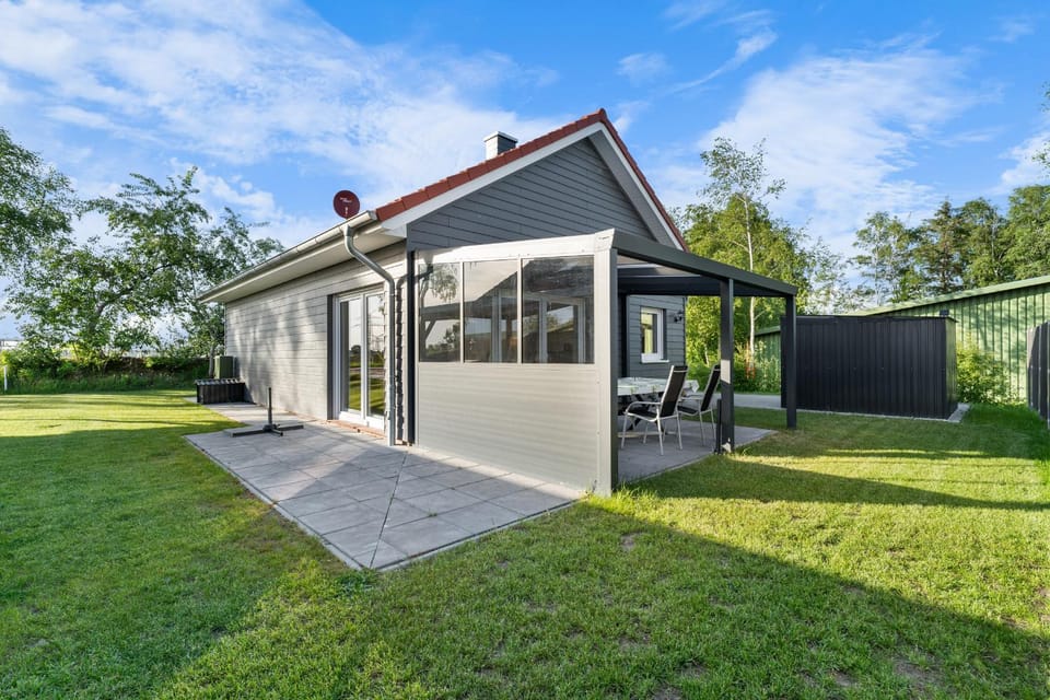 Niewoh Ferienhaus Wiesenblick,Ammerland, Conneforde House in Friesland