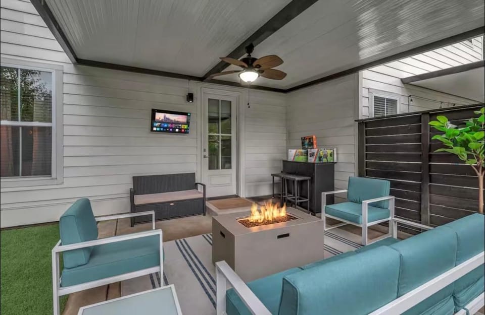 Rooftop, Large Backyard, Fire Pit, Near Downtown House in Nashville
