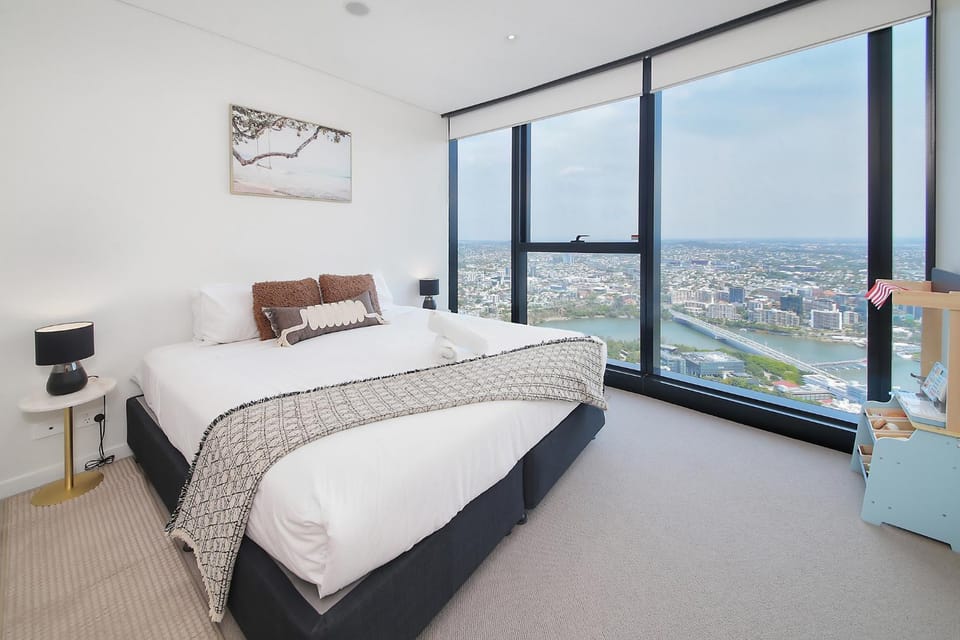 Skyline View High Floor 2BR with Sofa Bed and Free Parking Apartment in Kangaroo Point