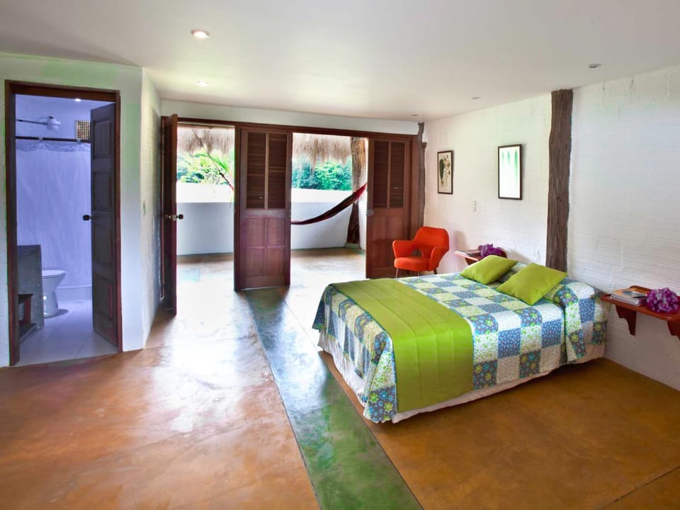 Bed, Bathroom