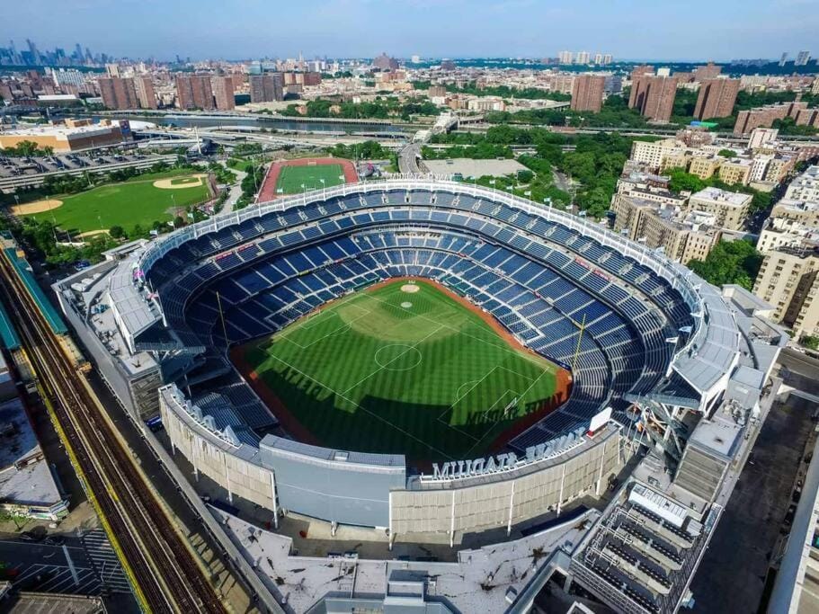 SWJ 5th - Perfect for Tourism: Near Train, Times Sq, Dining Apartment in Harlem
