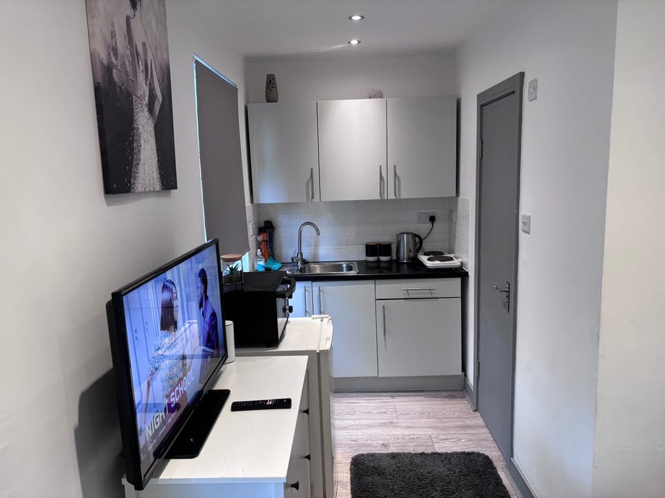 Romford Cosy Studio Flat Apartment in Romford