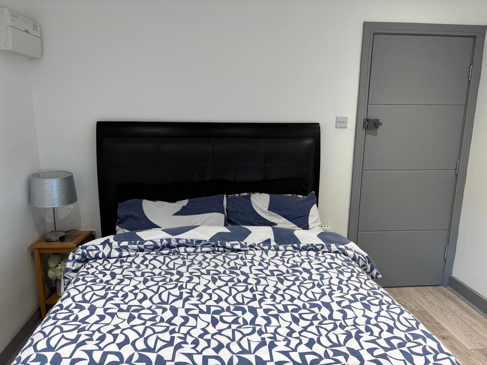 Romford Cosy Studio Flat Apartment in Romford