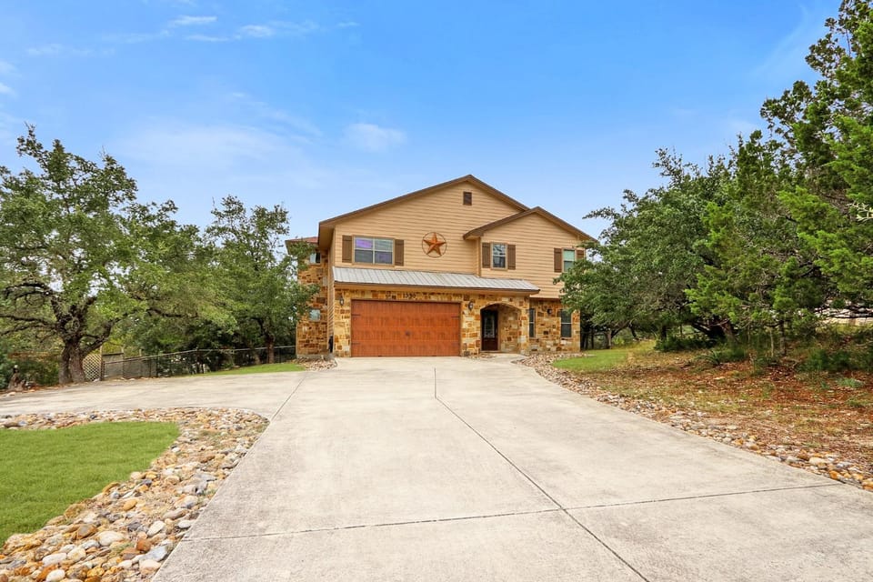 All Decked Out House in Canyon Lake