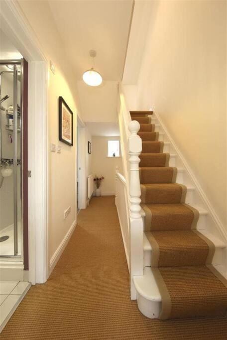 Perfectly Positioned Pad House in Cardiff