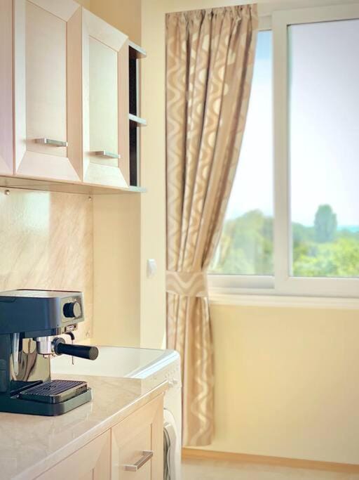 Coffee/tea facilities, Kitchen or kitchenette