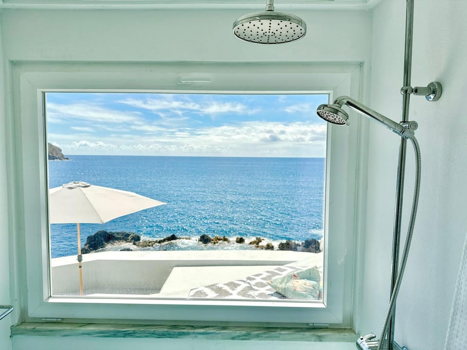 Cliff House, Azores splendid Ocean View House in Azores District