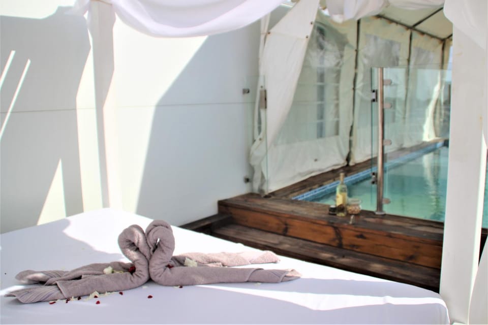 Solarium, Swimming pool