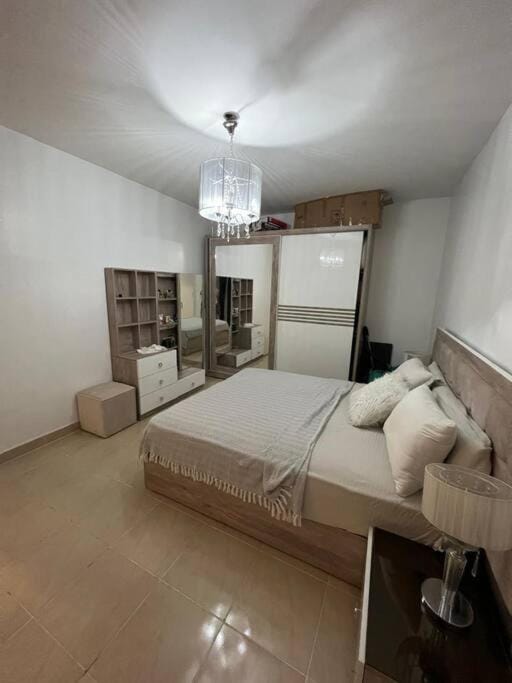شقة كاملة بحديقة خاصة بمدينتى Apartment in Cairo Governorate