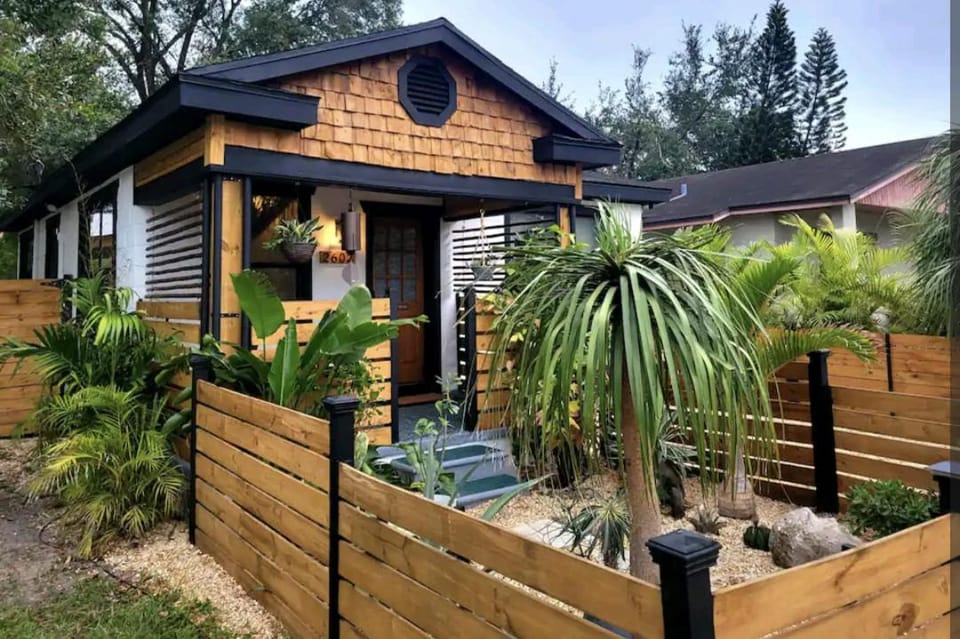 Cozy AF Jungle-House Hideaway House in Tampa