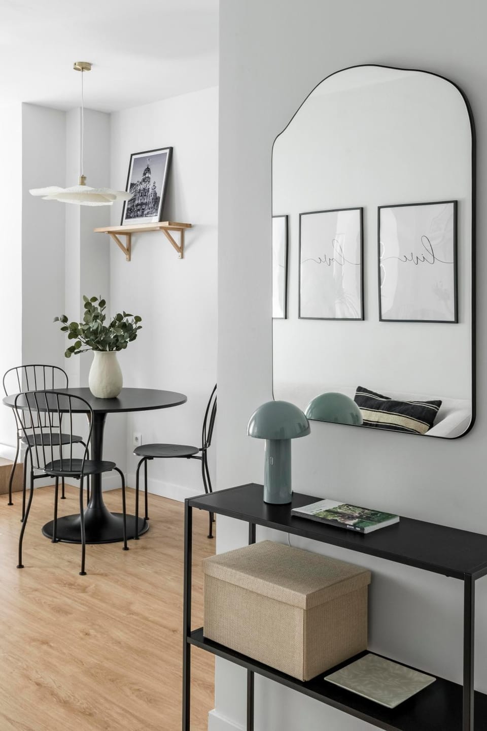 Dining area, hair dresser