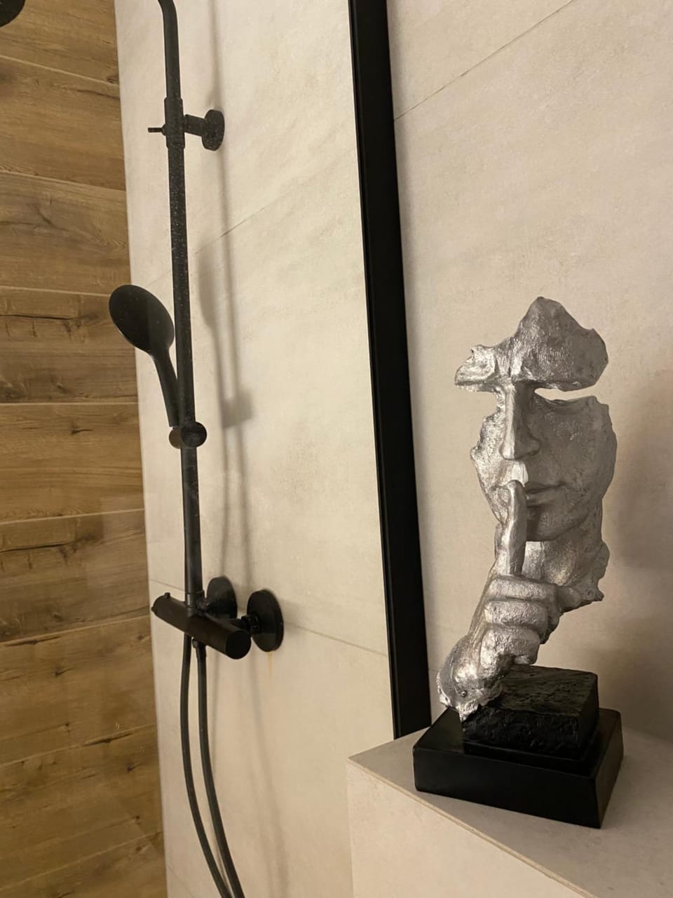 Shower, Bathroom, Decorative detail
