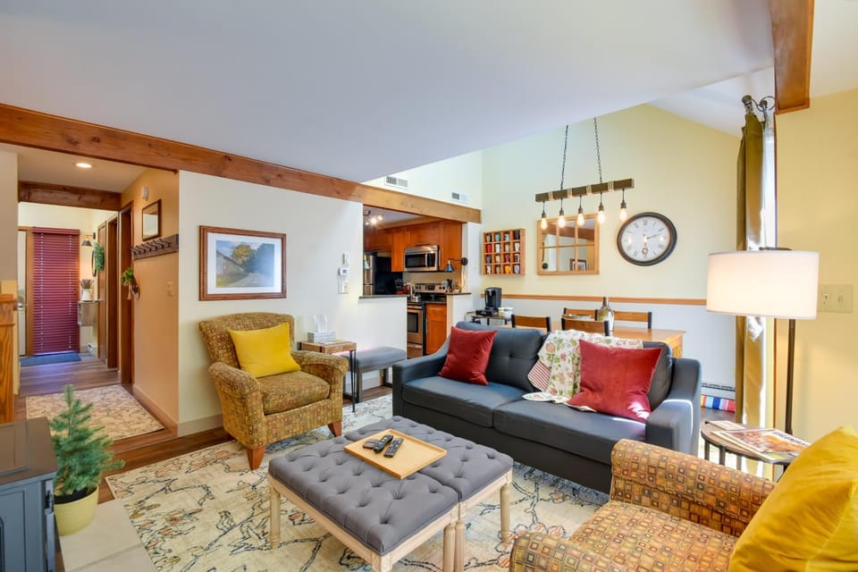 Tasteful Galena Townhome w/ Community Amenities House in Iowa
