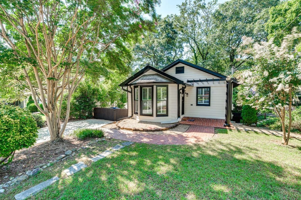 Patio & Outdoor Dining! ATL Stay Near Int’l Soccer House in Buckhead