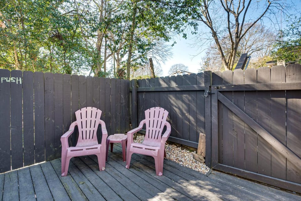 See Int’l Soccer! West Midtown ATL Home w/ Deck House in Buckhead
