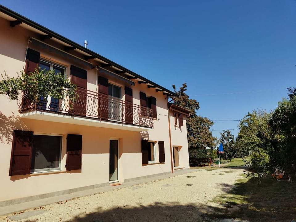 Relaxing house with exclusive swimming pool, close to Imola and Faenza, 4 bathrooms Villa in Emilia-Romagna